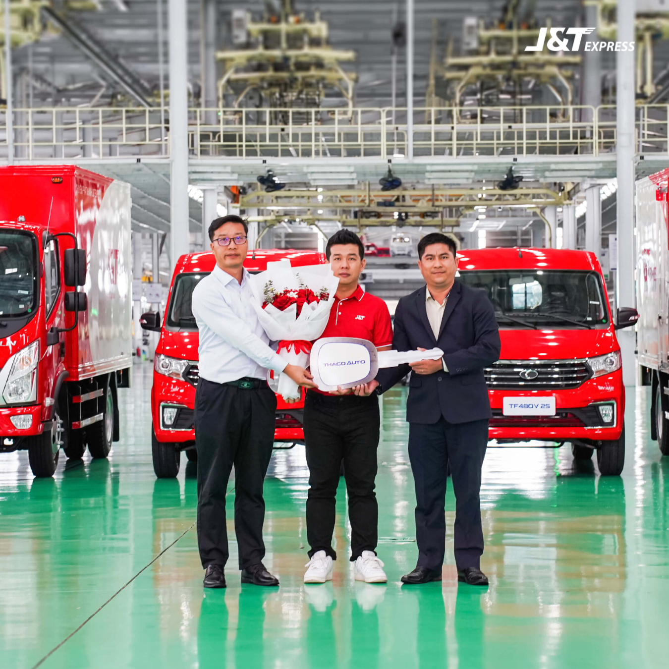 Sẵn sàng Tết Giáp Thìn: J&T Express tăng cường 140 xe tải mới